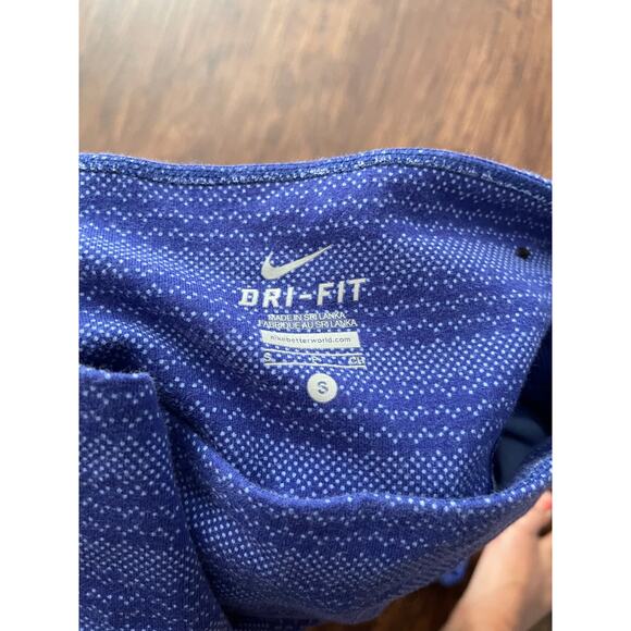 Nike Dri-Fit womens small yoga capris - Picture 3 of 3